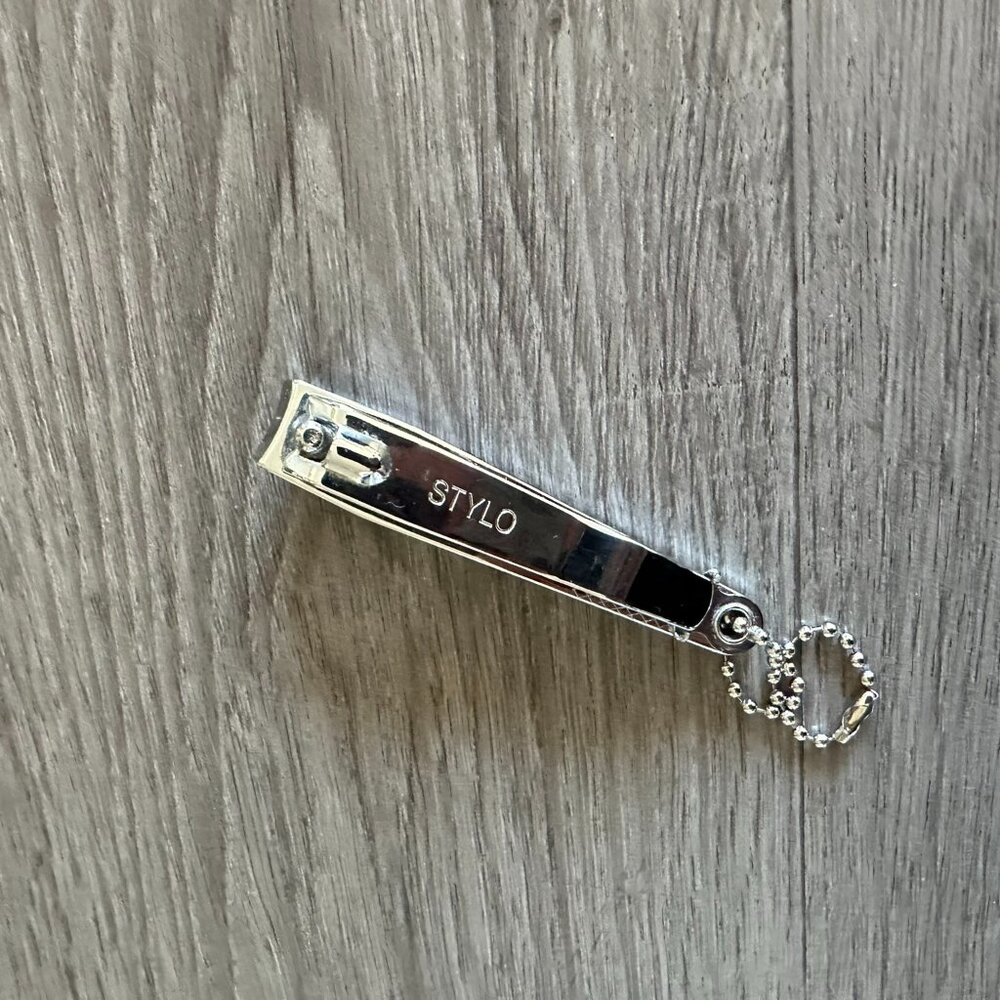 NEW Stylo Fingernail / Toenail Nail Clippers with Chain